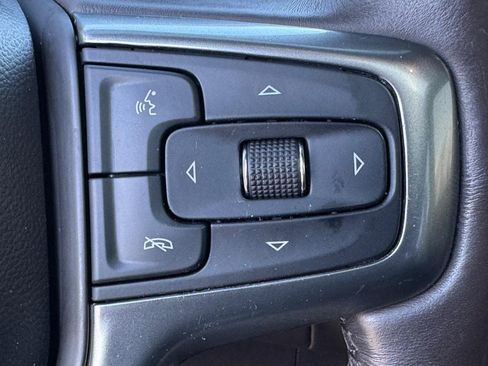 Used 2021 Chevrolet Suburban Z71 w/ Z71 Signature Package image 23