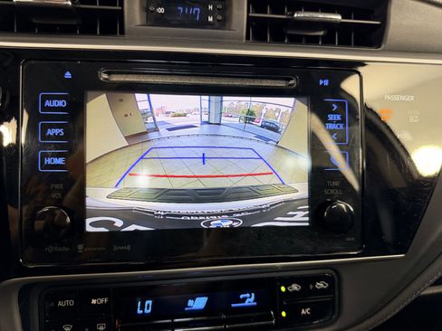 Used 2017 Toyota Corolla SE w/ SE Premium Package image 31