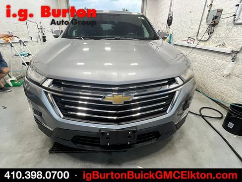 Used 2023 Chevrolet Traverse LT AWD/4WD image 2