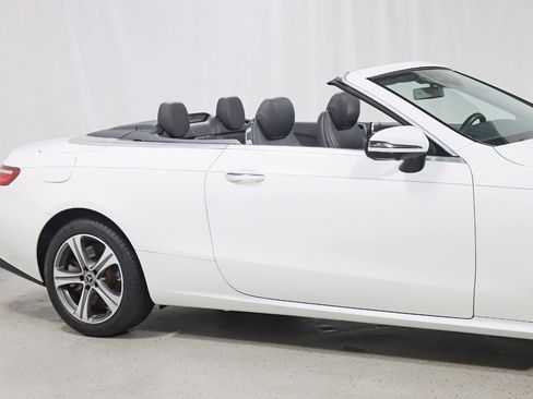 Used 2019 Mercedes-Benz E 450 4MATIC Cabriolet image 4