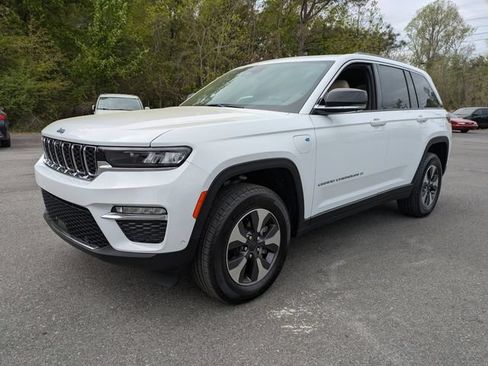 Used 2022 Jeep Grand Cherokee Limited 4xe w/ Luxury Tech Group II AWD/4WD image 8