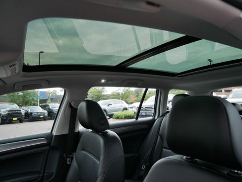 Used 2019 Volkswagen Golf Alltrack SE image 33