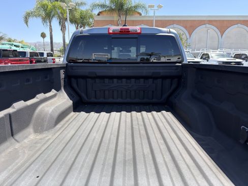 Used 2024 Chevrolet Colorado ZR2 w/ ZR2 Convenience Package III AWD/4WD image 17