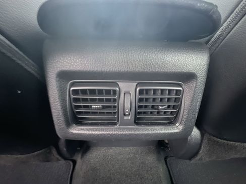 Used 2022 Toyota Camry XLE image 20