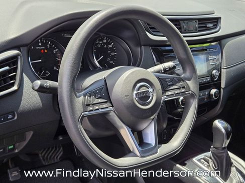 Used 2017 Nissan Rogue S AWD/4WD image 22