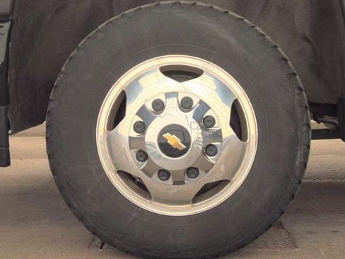Used 2023 Chevrolet Silverado 3500 High Country w/ Safety Package II AWD/4WD image 7