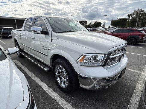 Used 2017 RAM 1500 Laramie w/ Convenience Group image 6