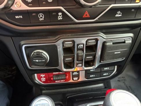 Used 2022 Jeep Gladiator Rubicon w/ LED Lighting Group image 31