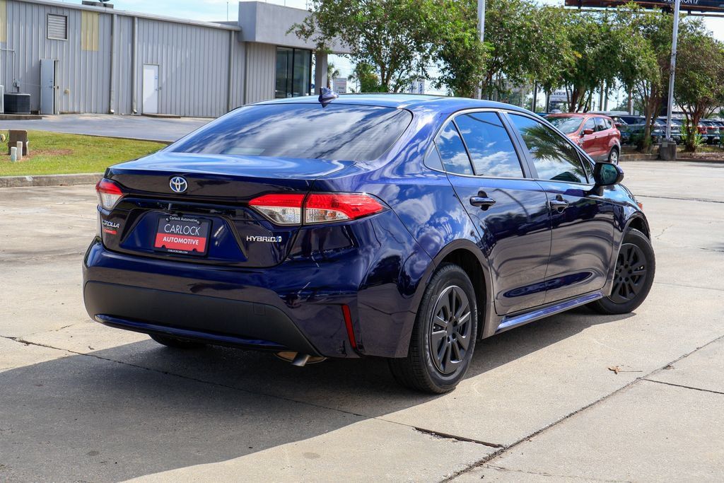 Used 2022 Toyota Corolla LE FWD image 3