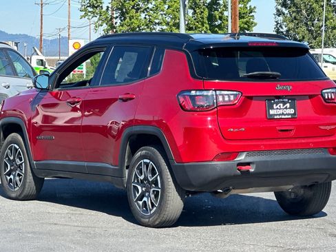 Used 2025 Jeep Compass Trailhawk AWD/4WD image 7