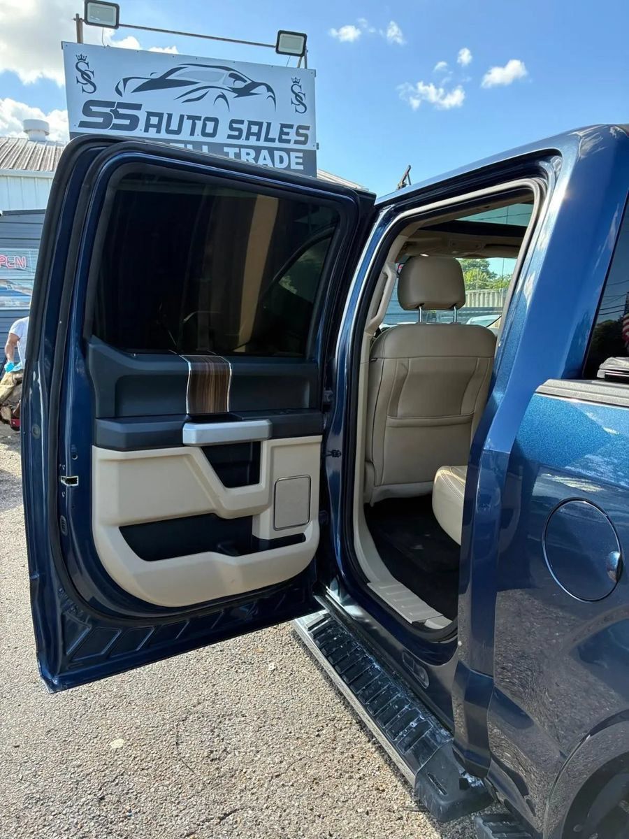 Used 2016 Ford F150 Lariat w/ Equipment Group 502A Luxury AWD/4WD image 13
