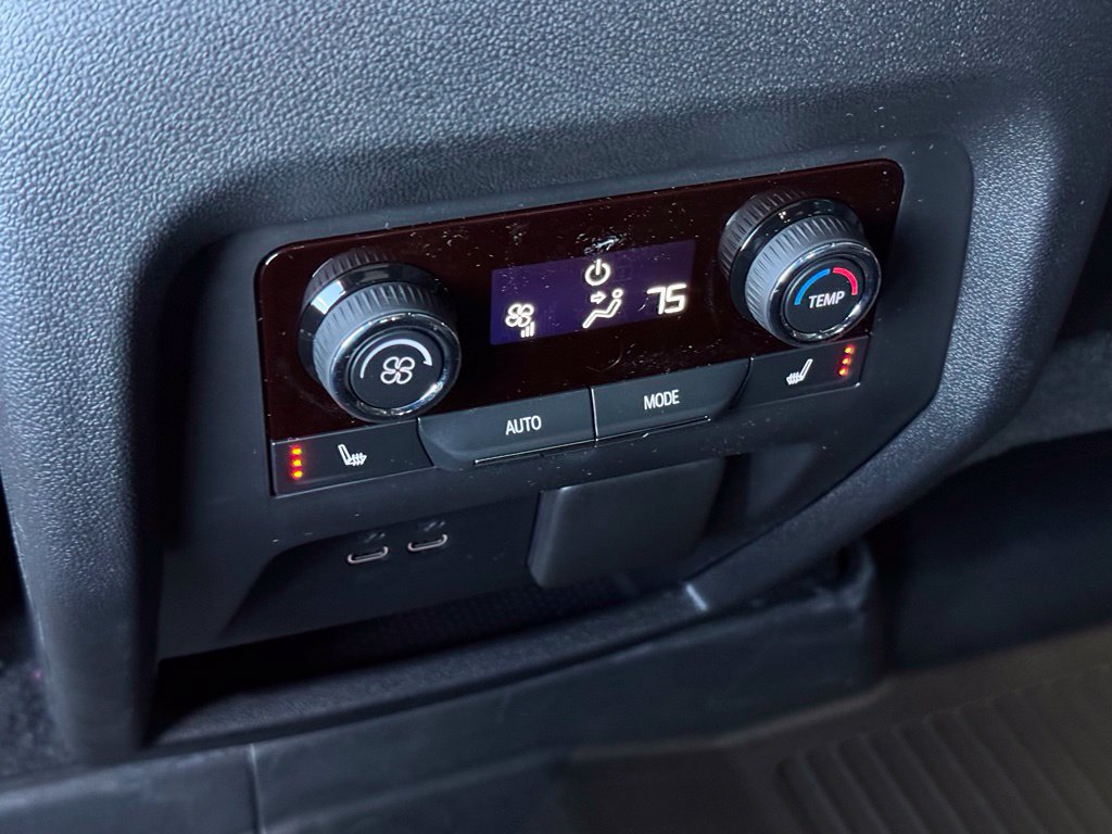 New 2027 Chevrolet Traverse RS w/ LPO, Floor Liner Package FWD image 25