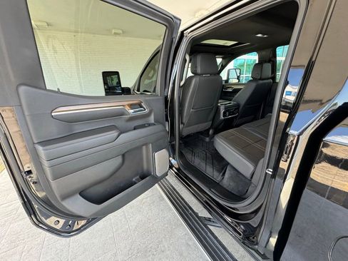 Used 2024 Chevrolet Silverado 1500 High Country w/ High Country Premium Package AWD/4WD image 19