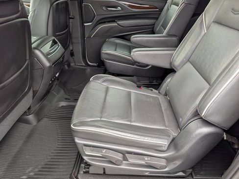 Used 2021 Cadillac Escalade ESV Premium Luxury w/ LPO, Illumination Package AWD/4WD image 29