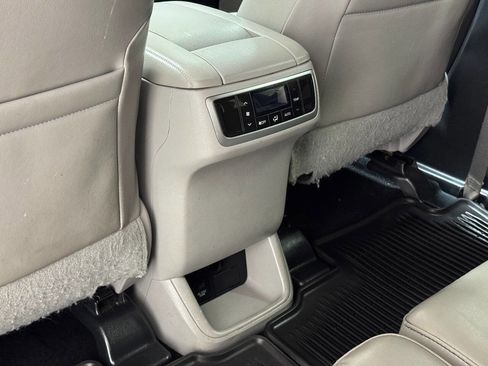 Used 2016 Toyota Highlander XLE image 42