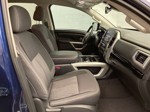 Used 2021 Nissan Titan SV w/ SV Convenience Package image 24