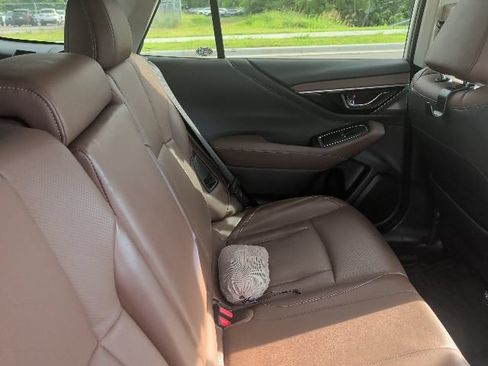 Used 2022 Subaru Outback Touring AWD/4WD image 10