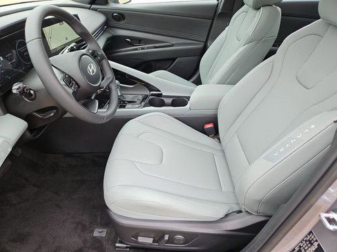 New 2025 Hyundai Elantra Limited image 10