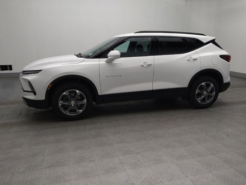 Used 2024 Chevrolet Blazer LT w/ Convenience Package FWD image 2