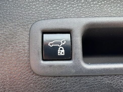 Used 2021 Toyota Sienna XLE w/ XLE Plus Package AWD/4WD image 22