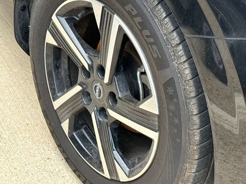 Used 2024 Nissan Sentra SV FWD image 10