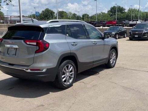 Used 2023 GMC Terrain SLT AWD/4WD image 8