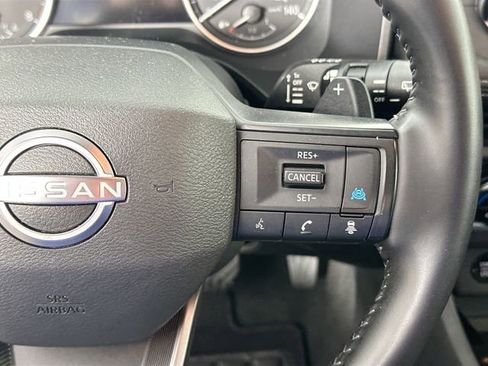 Used 2025 Nissan Rogue SV image 21