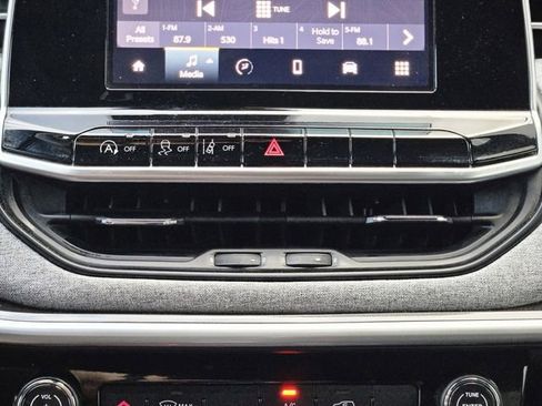 Used 2025 Jeep Compass Latitude AWD/4WD image 24