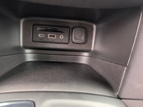 Used 2023 Chevrolet Equinox RS FWD image 31