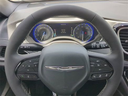 New 2026 Chrysler Pacifica Limited w/ S Appearance Package image 35