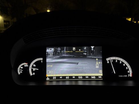 Used 2010 Mercedes-Benz CL 550 4MATIC image 50