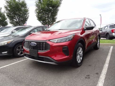 Used 2023 Ford Escape Active AWD/4WD image 1