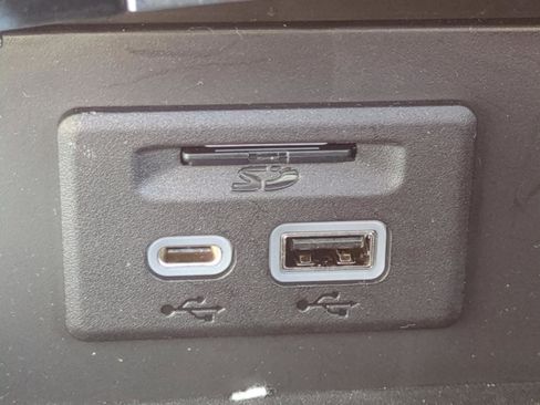 Used 2021 Buick Envision Avenir w/ Technology Package II FWD image 29