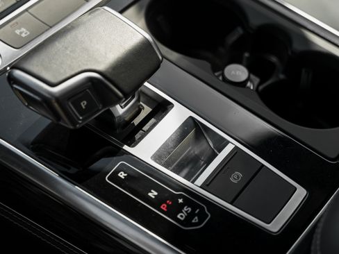 Certified 2025 Audi Q7 3.0T Premium Plus AWD/4WD image 11