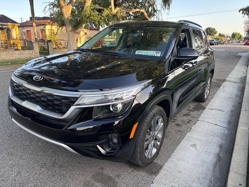 Used 2021 Kia Seltos S FWD image 1