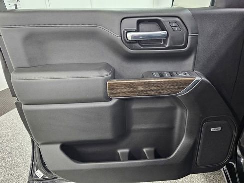 Used 2020 Chevrolet Silverado 1500 LT Trail Boss AWD/4WD image 16