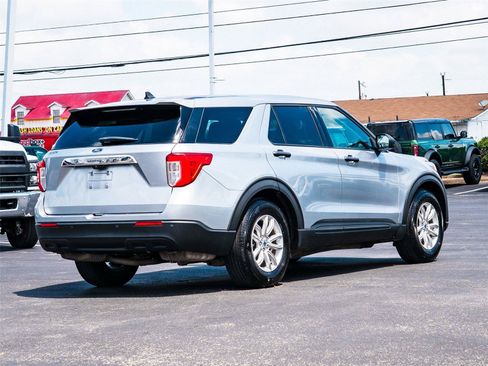 Used 2021 Ford Explorer 2WD image 4