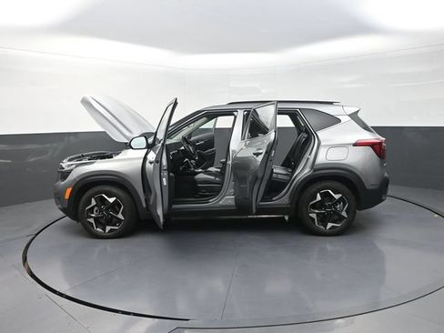 Used 2025 Kia Seltos EX w/ EX Sunroof Package FWD image 41