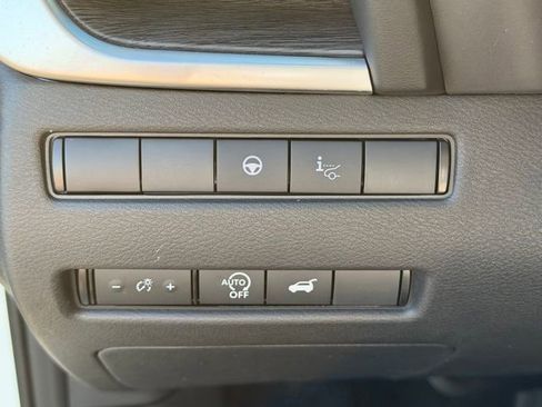 New 2026 Nissan Rogue Platinum w/ Tech Package AWD/4WD image 12
