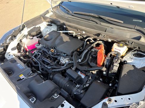 Used 2025 Toyota RAV4 SE image 39