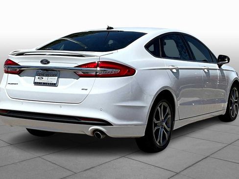 Used 2017 Ford Fusion SE w/ Equipment Group 201A FWD image 13
