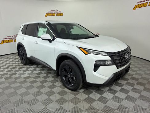 New 2026 Nissan Rogue SV FWD image 8