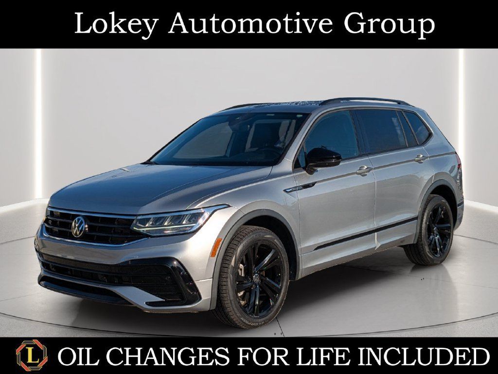 Certified 2023 Volkswagen Tiguan SE R-Line FWD image 1