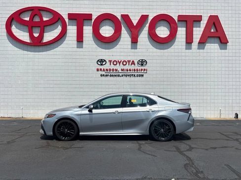 Used 2024 Toyota Camry XSE FWD image 5