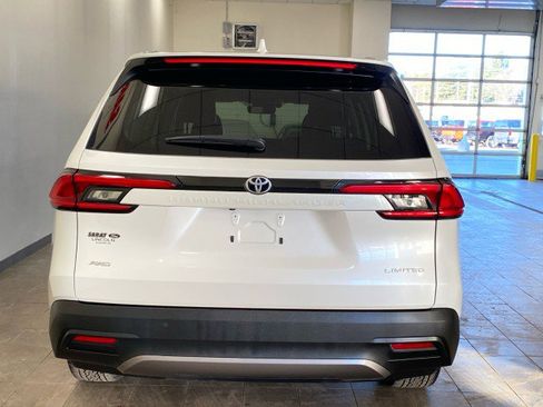 Used 2024 Toyota Grand Highlander Limited image 6