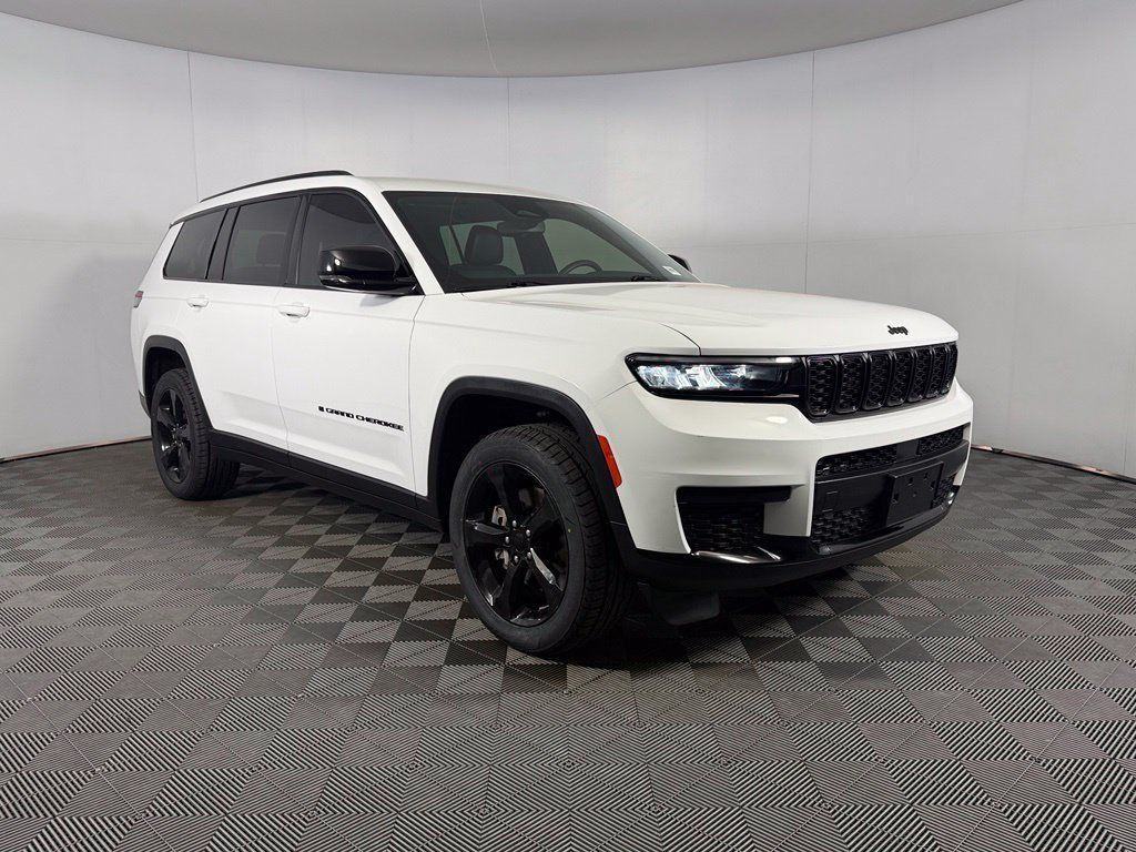 Used 2023 Jeep Grand Cherokee L Laredo AWD/4WD image 5