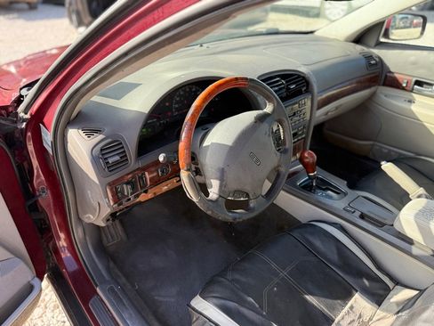 Used 2000 Lincoln LS image 8