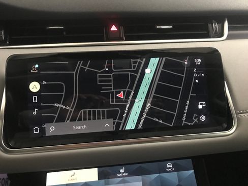 Used 2023 Land Rover Range Rover Evoque SE image 18