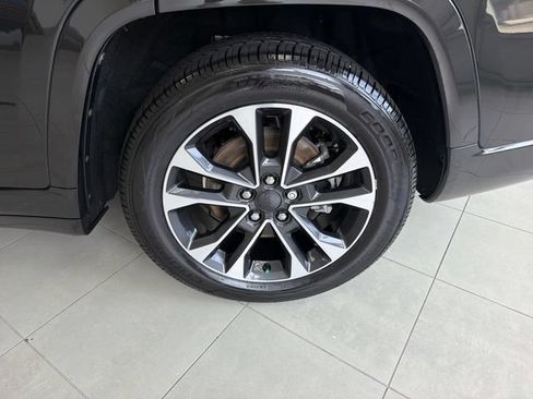 Used 2022 Jeep Grand Cherokee L Overland w/ Luxury Tech Group IV AWD/4WD image 30