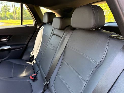 Used 2024 Mercedes-Benz GLC 300 image 28